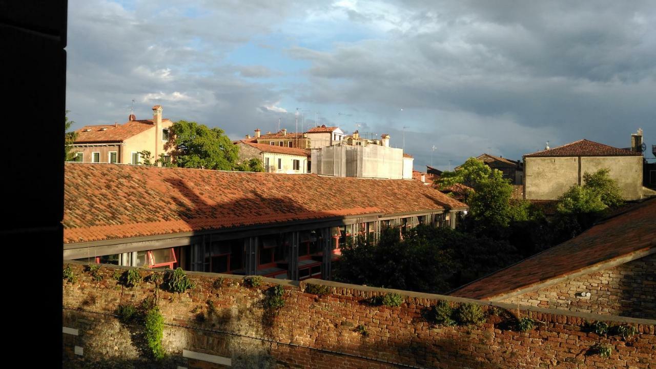 Bed and Breakfast Dorsoduro461 à Venise Extérieur photo