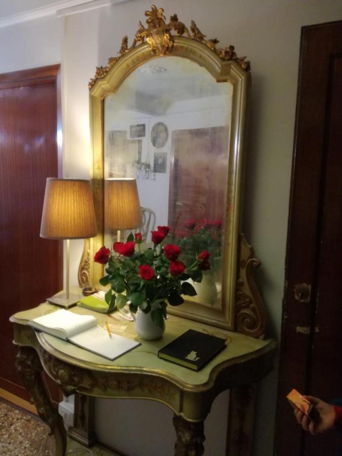 Bed and Breakfast Dorsoduro461 à Venise Extérieur photo